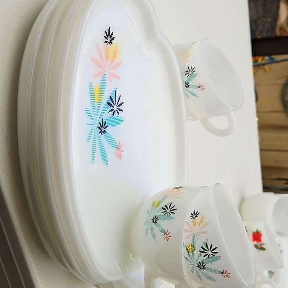 Vintage Mid Century Federal Milk Glass snack plates w/cups - Picture 2 of 4